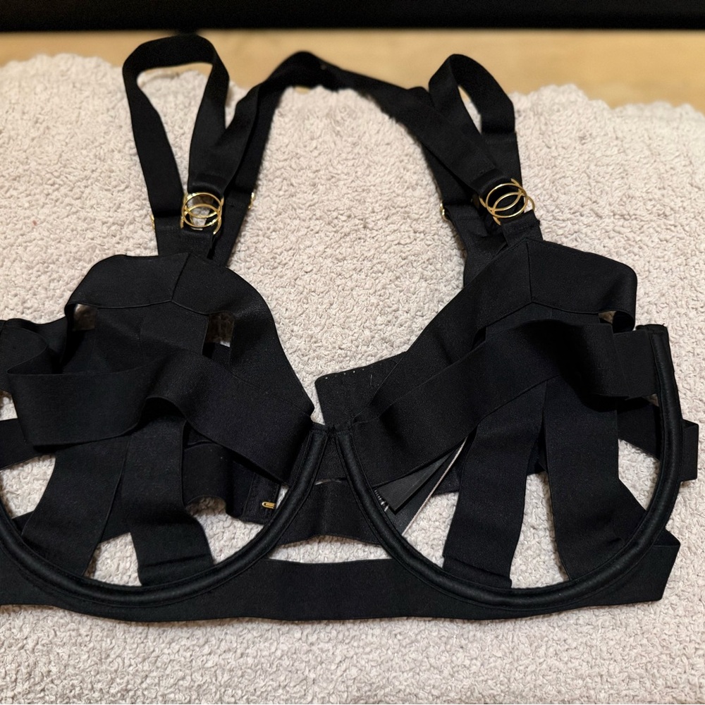 Victoria's Secret Very Sexy Unlined Strappy Demi Cage Bra - Picture 3 of 5